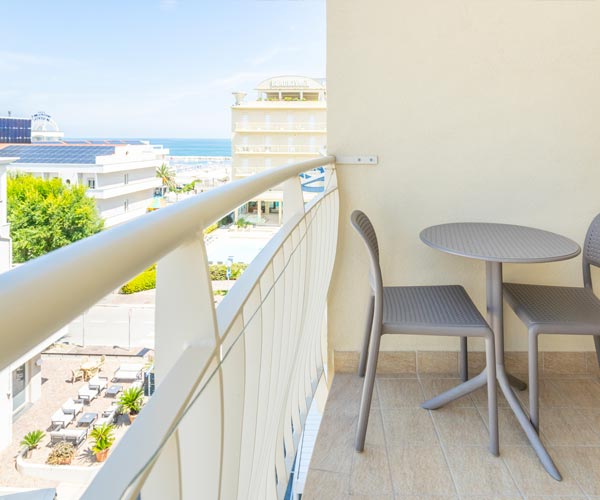 Balcone con vista sul mare