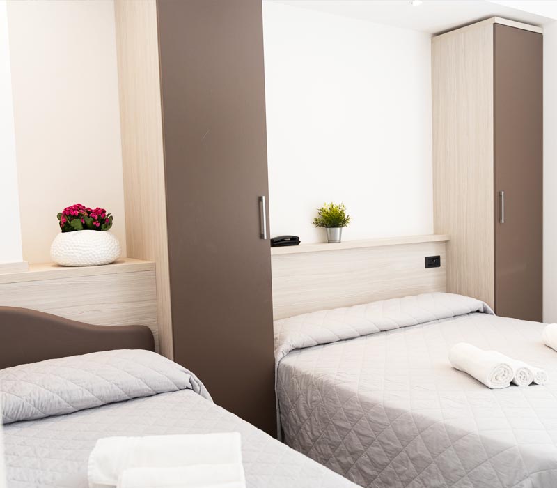 The rooms of the Hotel King