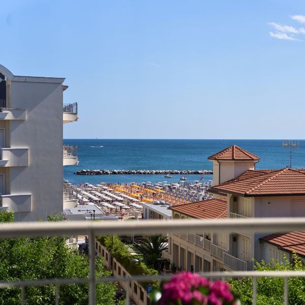 Prenota Prima Estate 2026: risparmia il 10% sulla tua vacanza a Cattolica